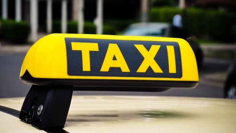 27-latkowi z Kielc grozi do 12 lat więzienia za atak na taksówkarza