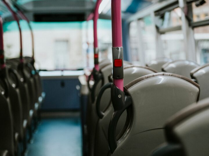 Optymalizacja komunikacji: Nowe połączenia autobusowe w regionie świętokrzyskim