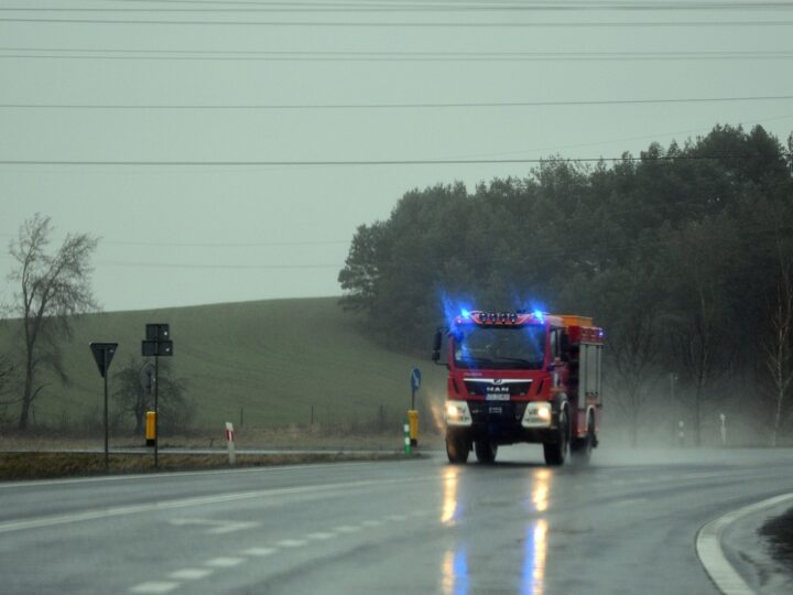 Alarmujący pożar w budynkach gospodarczych na terenie gminy Stąporków