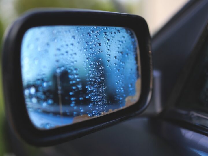 Ekstremalne warunki na drogach w okolicach Nowej Słupi i Zagnańska – apel do kierowców