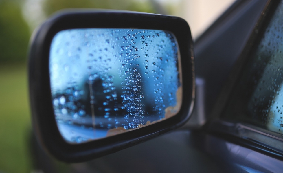 Ekstremalne warunki na drogach w okolicach Nowej Słupi i Zagnańska – apel do kierowców