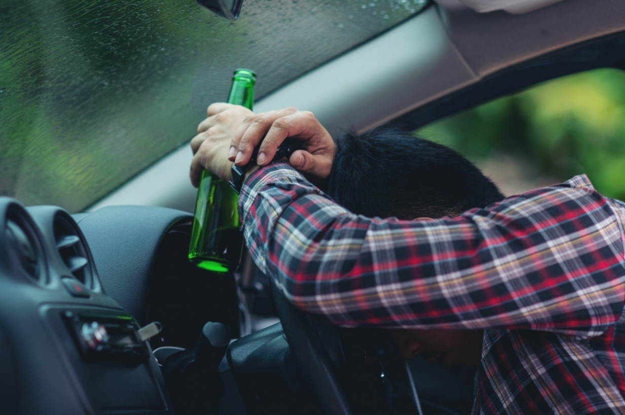Nieodpowiedzialni kierujący pod wpływem alkoholu i narkotyków nadal na polskich drogach