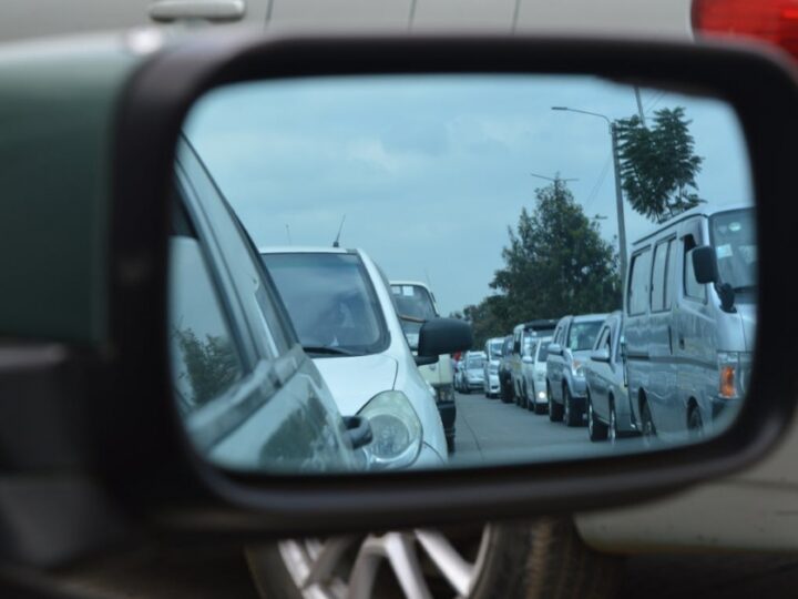 Wypadek samochodowy na drodze krajowej nr 74 w Górnie. Możliwe utrudnienia w ruchu drogowym.