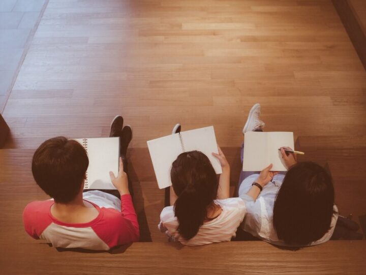 Lekcje na świeżym powietrzu w Kielcach: Remonty szkół wymuszają nową formę edukacji