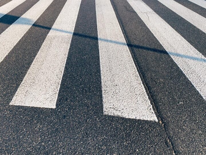 Ośmioletnia dziewczynka w ciężkim stanie po potrąceniu przez samochód w Prusinowicach