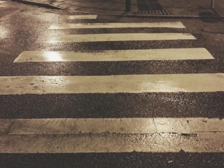 Tragedia w Skrzelczycach: pieszy zginął po potrąceniu przez samochód