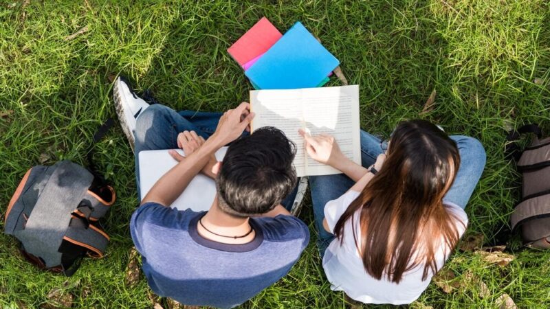 UJK: Przedmioty ścisłe i innowacyjne kierunki przyciągają tłumy studentów!