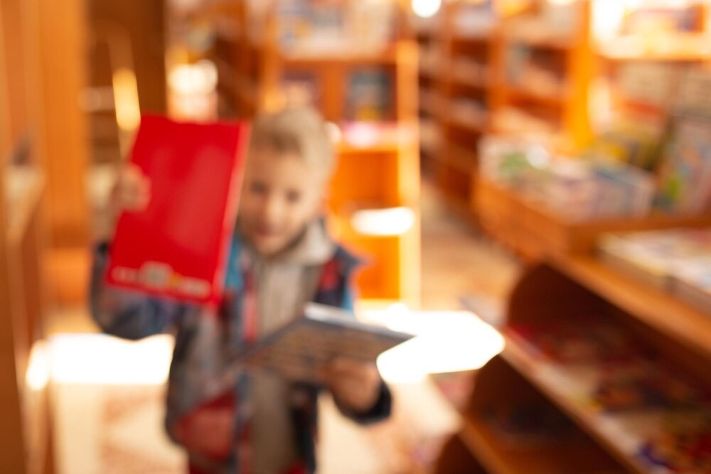 Nowi uczniowie Technikum nr 6 składają ślubowanie podczas Dnia Nauczyciela pełnego artystycznych emocji