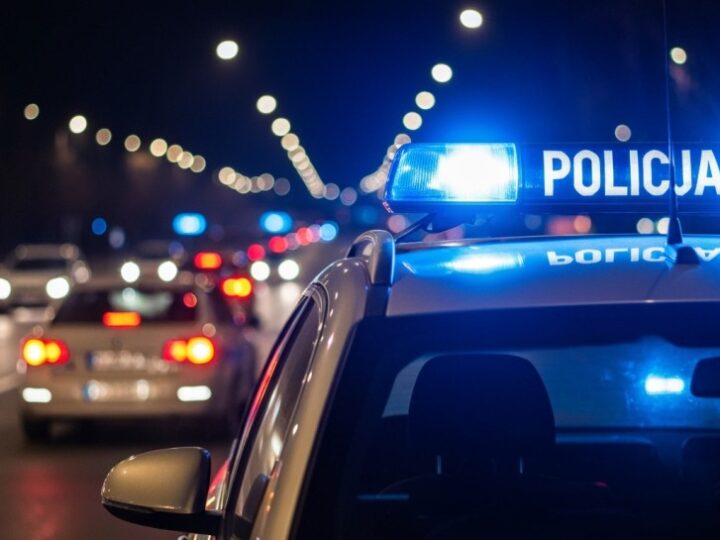 Zatrzymanie poszukiwanego mężczyzny podczas rutynowego patrolu na przystanku