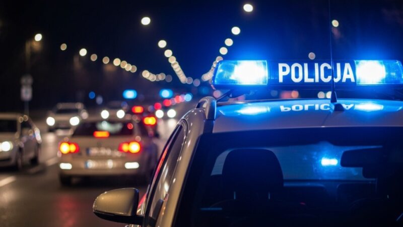 Zatrzymanie poszukiwanego mężczyzny podczas rutynowego patrolu na przystanku