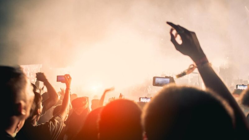 Głosy z Cienia: Jak Festiwal Herlinga-Grudzińskiego Ożywia Literaturę