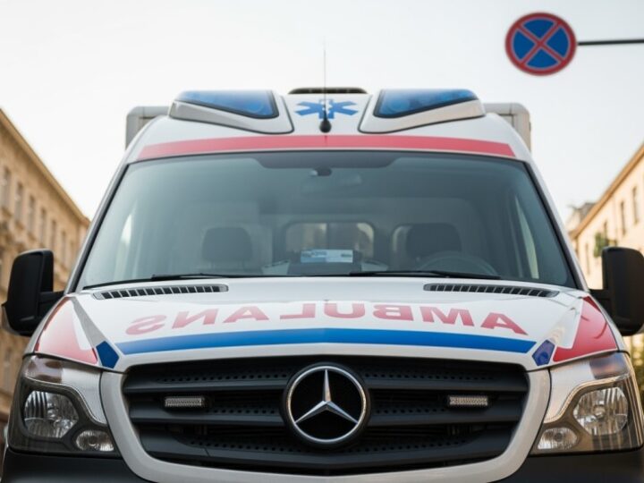 Zimowe wsparcie dla potrzebujących: Policja i pomoc społeczna w akcji