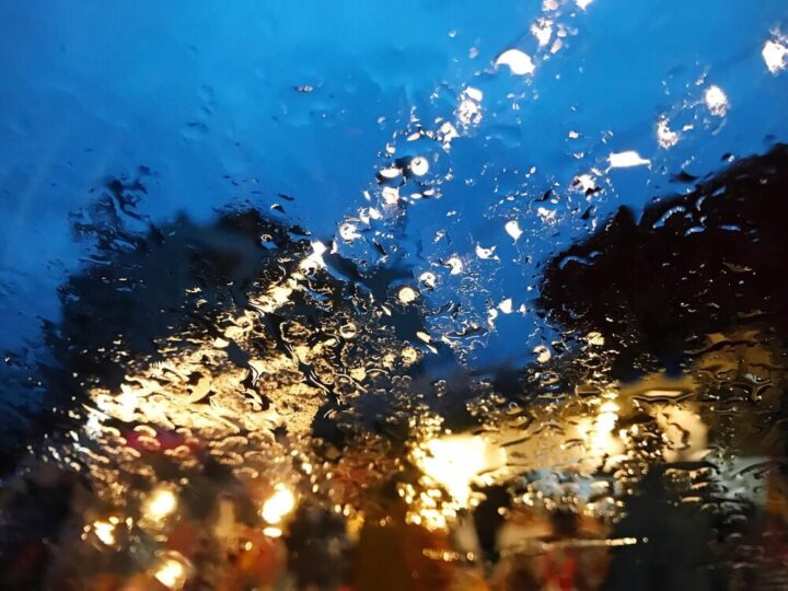 Śnieżna niedziela w Kielcach: IMGW wydaje alert!