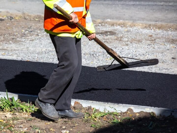 Bolechowice zyskują nową drogę: Inwestycja za 2,2 mln zł odmienia gminę Nowiny