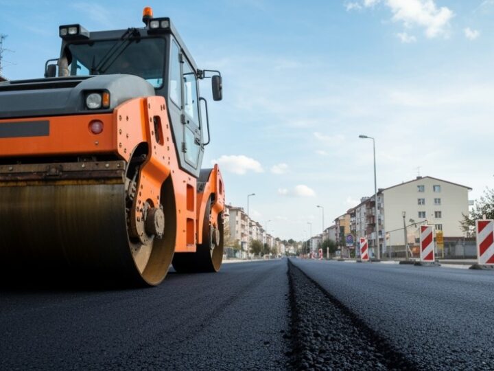 Inwestycje drogowe w Daleszycach: Bezpieczniejsze ulice dla mieszkańców!