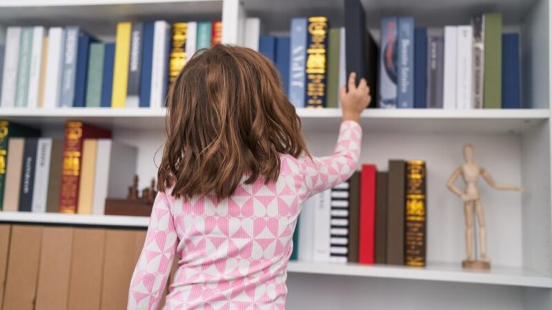 Nowi przedszkolacy w Bolechowicach: radość i emocje podczas pasowania