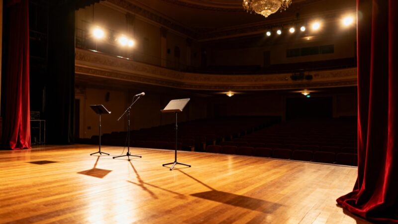 Seniorzy na scenie: IX Ogólnopolski Festiwal Teatralny „OTE – Senior” w Chęcinach