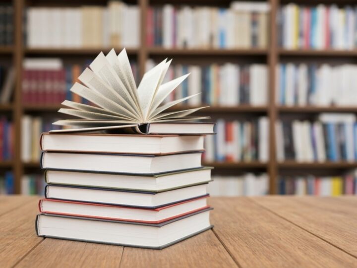 Elżbieta Jach oczarowała uczniów podczas spotkania w Bibliotece Publicznej w Kielcach