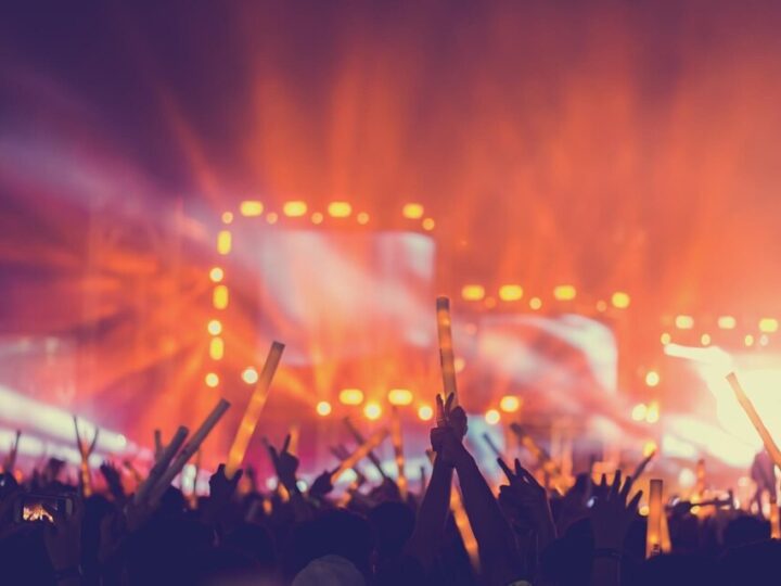 Sylwestrowa podróż muzyczna z Weroniką Surą na Dużej Scenie KCK