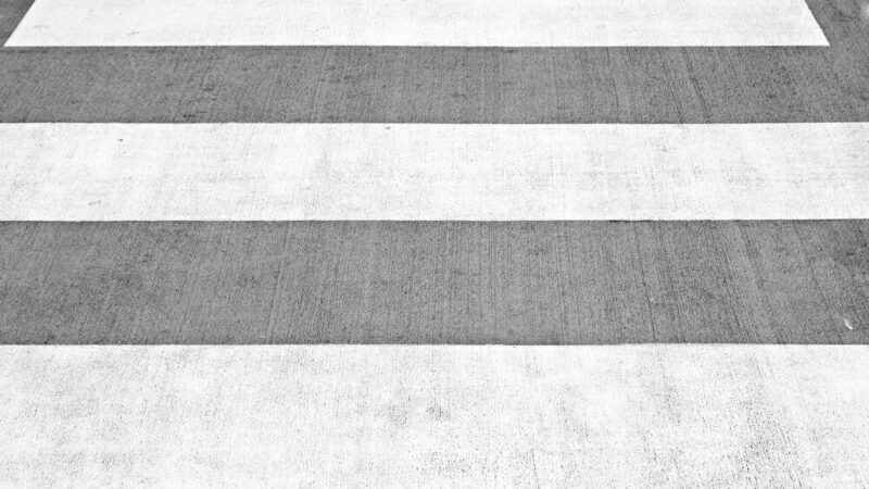 Suków stawia na bezpieczeństwo: uczniowie otrzymali odblaskowe akcesoria