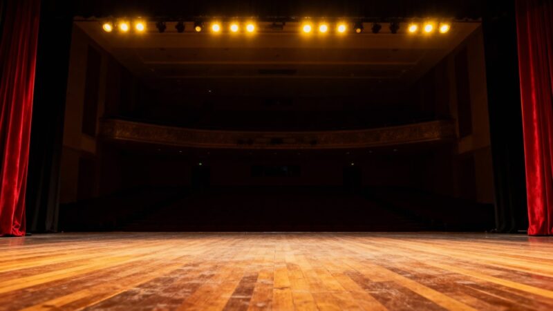 Ludowe dziedzictwo ożywa: spektakl w Gminie Miedziana Góra