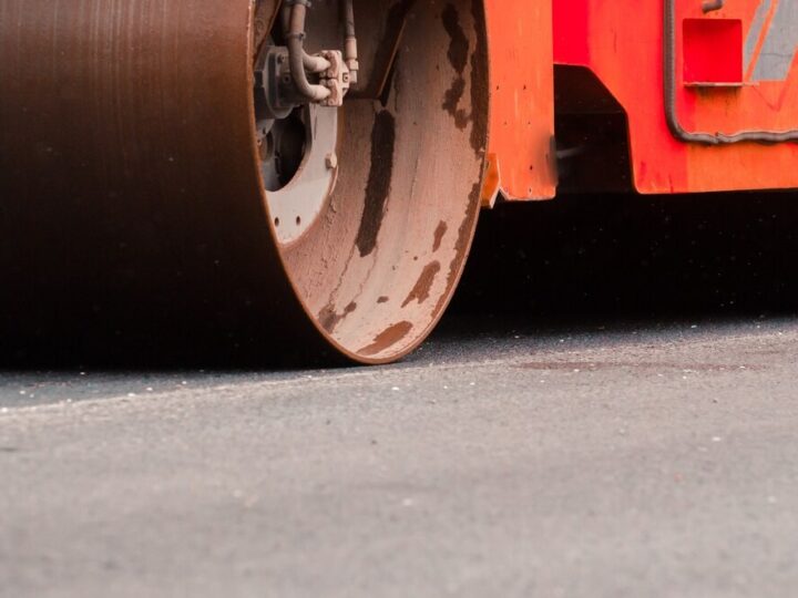 Nowa jakość dróg w Kostomłotach II dzięki wspólnemu remontowi