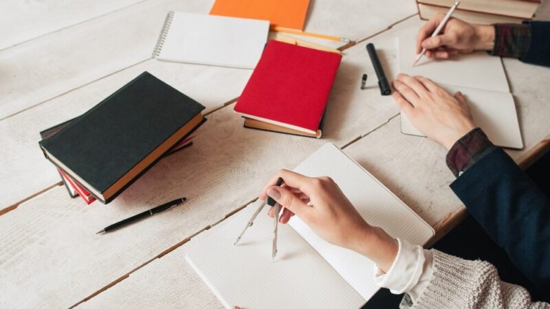 Geniusze z Chmielnika uhonorowani stypendiami za wybitne osiągnięcia edukacyjne