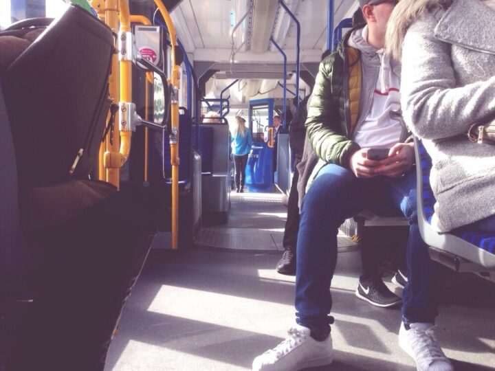 Gmina Zagnańsk z nowymi liniami autobusowymi na 2026 rok – umowa podpisana!