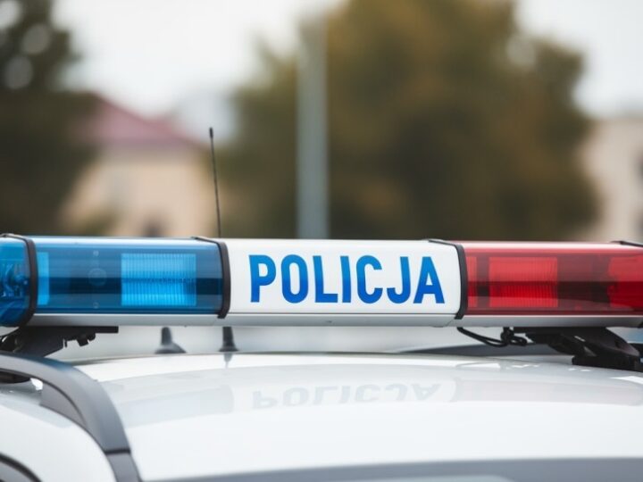 Pomogli z poluzowanym kołem w samochodzie