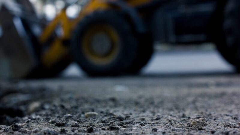 Nowa jakość drogi w Radomicach II: Bezpieczniejsza ulica Zagórze za 348 tys. zł