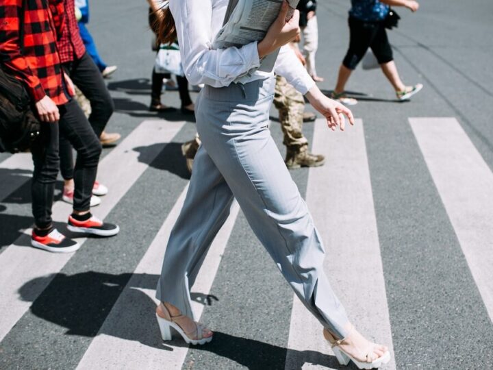 Bezpieczni na drodze – Włoszczowa wprowadza odblaski!