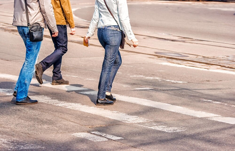 Bohaterska interwencja policjanta ratuje życie po wypadku w Kielcach