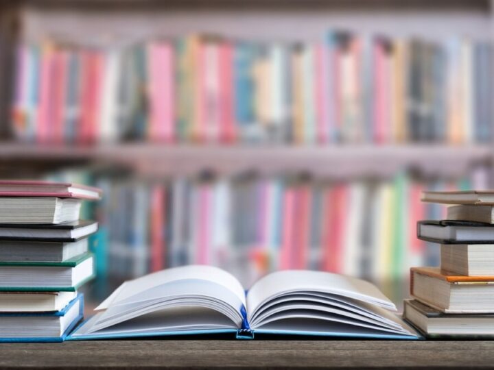 Świąteczna biblioteka w Morawicy: Odkryj zimową magię!