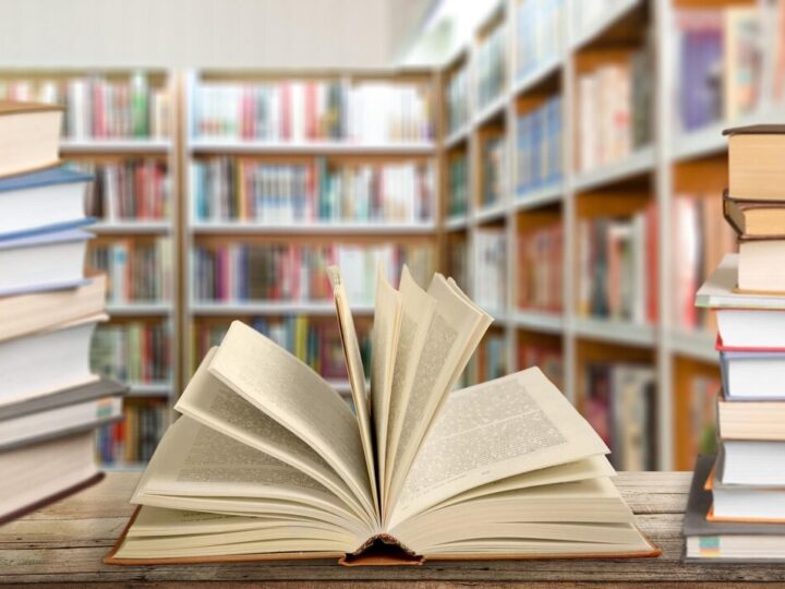 Tajemnice i zakazane miłości w Dyskusyjnym Klubie Książki w Bodzentynie