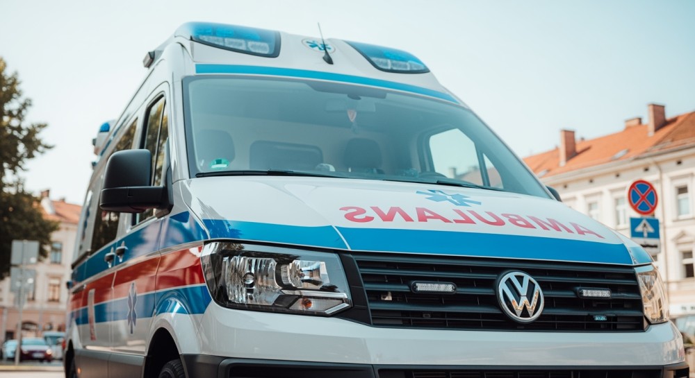 Dzielnicowi ratują 62-latkę w skrajnych warunkach zimowych