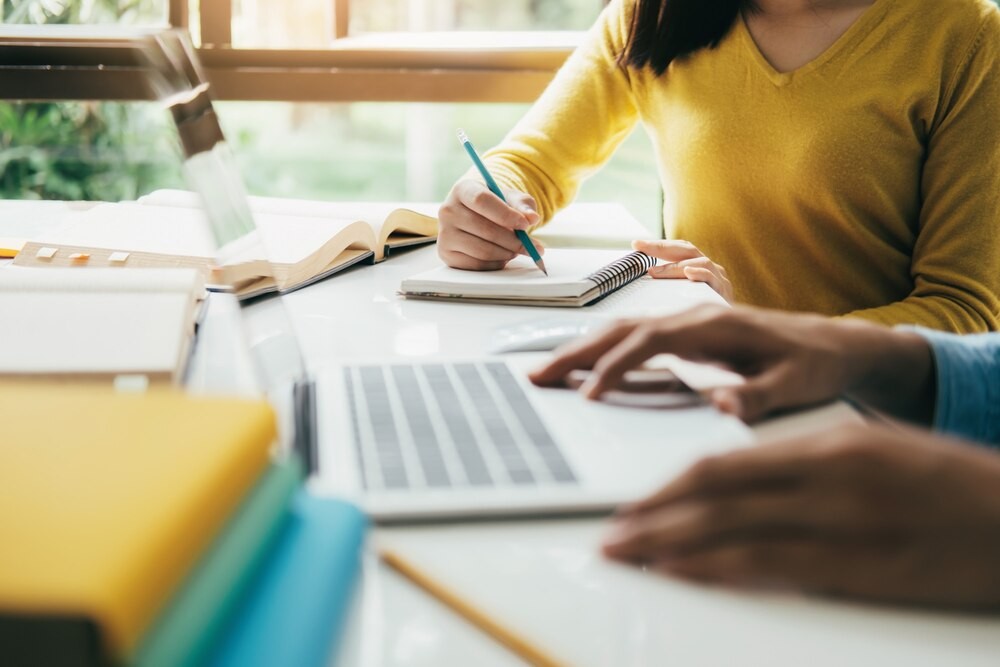 Sztuka zamiast ekranów – uczniowie z Lisowa odkrywają nowe pasje