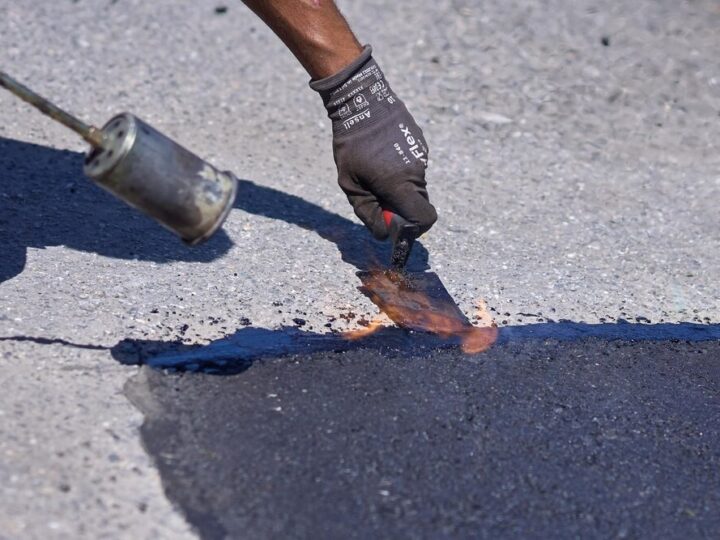 Nowa inwestycja w Dyminach: bezpieczniejsza droga i chodnik dla mieszkańców