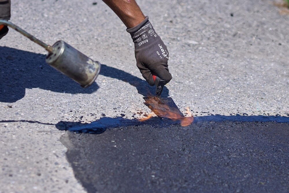 Nowa inwestycja w Dyminach: bezpieczniejsza droga i chodnik dla mieszkańców