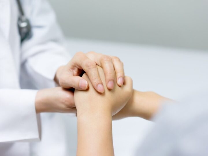 Decyzje, które zmienią oblicze Powiatu Kieleckiego: obrady komisji zdrowia w centrum uwagi