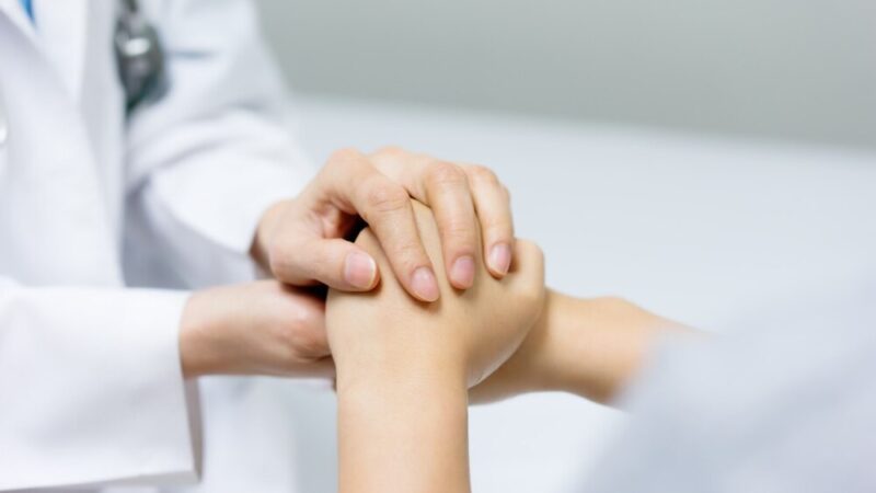 Decyzje, które zmienią oblicze Powiatu Kieleckiego: obrady komisji zdrowia w centrum uwagi