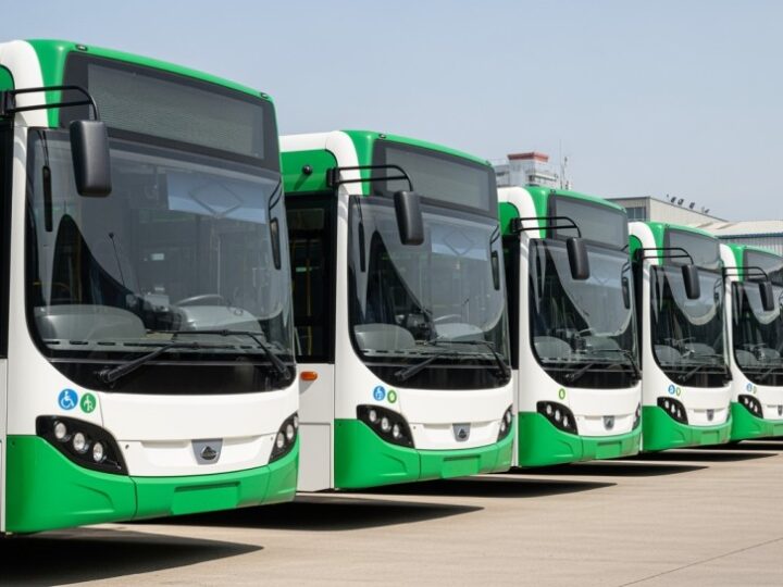 Autobusy linii 47 zablokowane na Świętokrzyskiej w Leszczynach