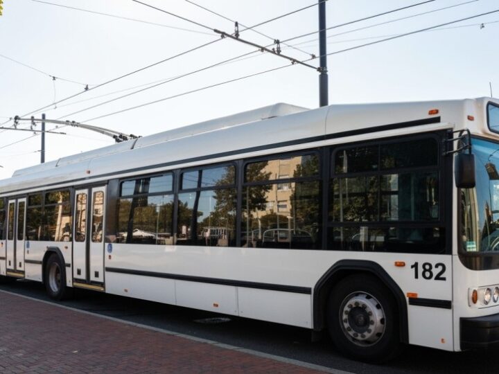 Karczówka znów dostępna: Autobusy linii 108 wracają na stałą trasę!