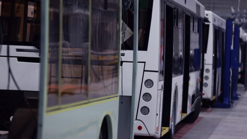 Kielce w chaosie komunikacyjnym: autobusy omijają kluczowe ulice!