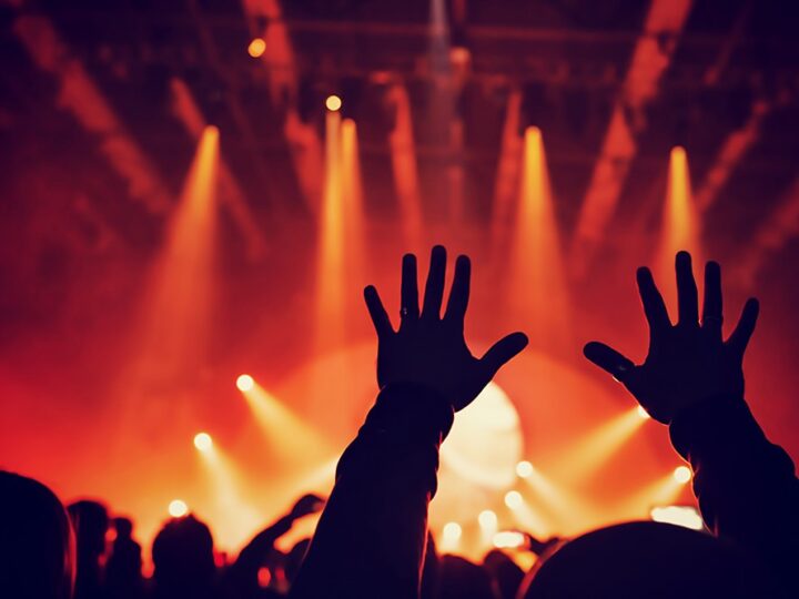 Romantyczny wieczór przy świecach: koncert i kolacja w WDK!