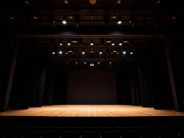 Odkryj nową wersję „Opowieści Wigilijnej” w Teatrze Salvatus!