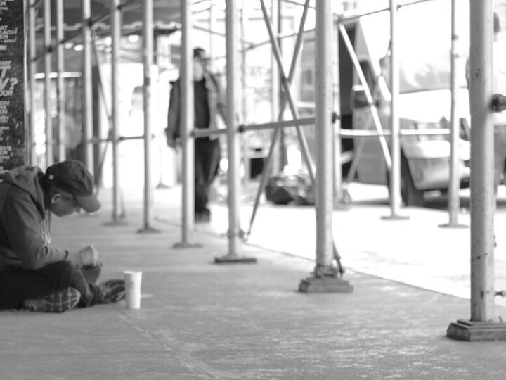 Nowoczesny plac zabaw w Chęcinach: Ekologia i bezpieczeństwo dla najmłodszych!