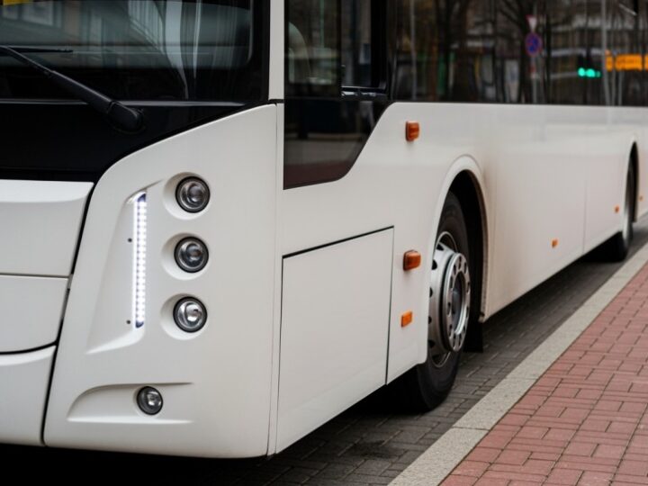 Pasjonująca podróż przez historię komunikacji miejskiej w Kielcach