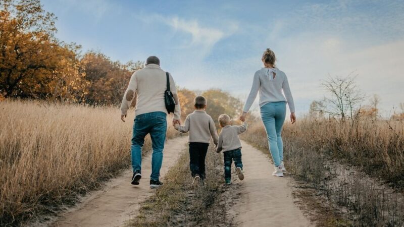 Karta Dużej Rodziny w Masłowie: Jak zdobyć zniżki dla wielodzietnych?