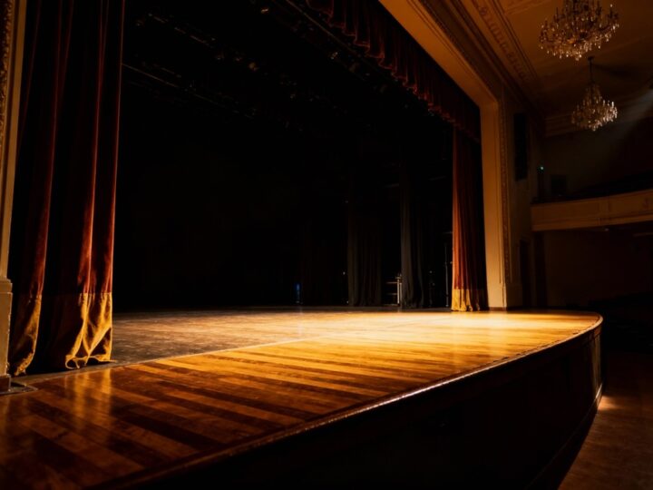 Magiczna przemiana Scrooge’a w spektaklu Szymona Gregulskiego!