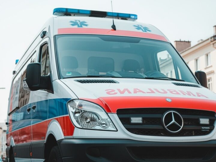 Ratunek w zimie: Policja ratuje bezdomnych przed mrozem